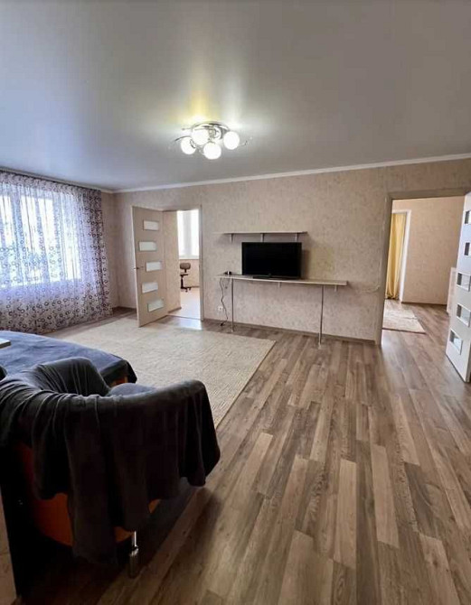 Продається 3 кімнатна квартира в районі Виставки 39446 Хмельницкий - изображение 1