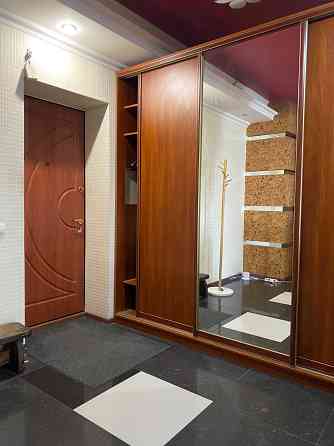 2-кімн. Вишгородська 45/2,  пл.87 м.кв. 9/9 пов.+2 тех. пов., ремонт Киев