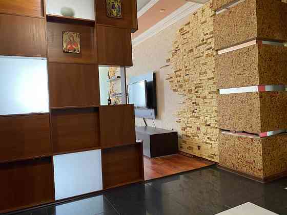 2-кімн. Вишгородська 45/2,  пл.87 м.кв. 9/9 пов.+2 тех. пов., ремонт Киев