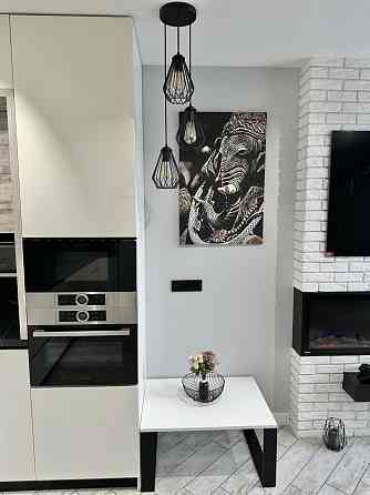 Продам простору квартиру з кухнею-вітальнею! Гостомель