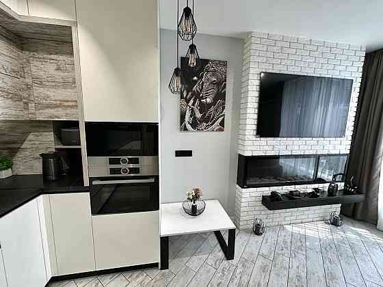 Продам простору квартиру з кухнею-вітальнею! Гостомель