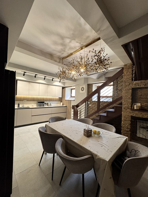 Продається 2-х рівнева квартира. Рафанда. 136 м.кв. Центр Ужгород - зображення 1