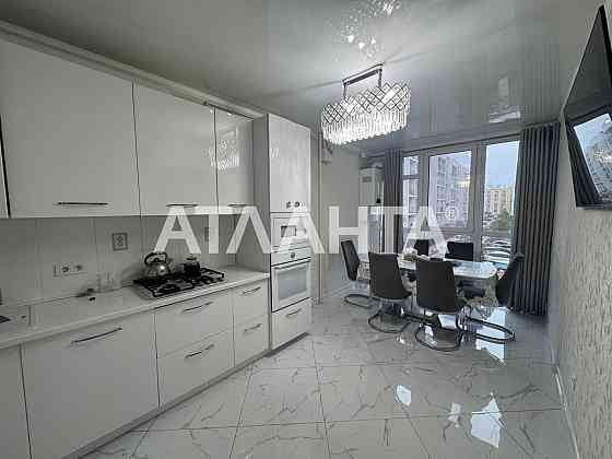 Продам 3 комнатную Квартиру с Капремонтом Мебелью  ЖК 7 Небо Авангард