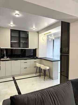 Продажа 2к квартири центр 61м2 м.Олимпийская 4этаж Гардеробная Київ