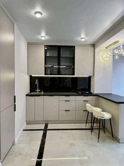 Продажа 2к квартири центр 61м2 м.Олимпийская 4этаж Гардеробная Киев - изображение 6