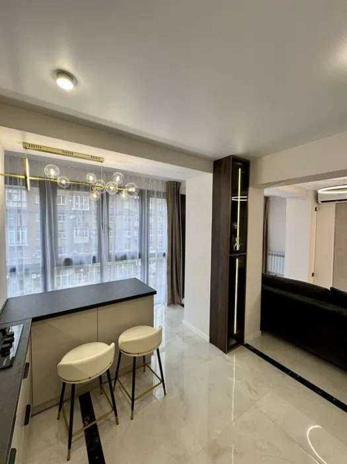 Продажа 2к квартири центр 61м2 м.Олимпийская 4этаж Гардеробная Киев - изображение 1