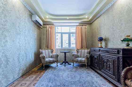 Продажа 2к квартири центр 59м2 Сталинка инфраструктура ремонт Киев