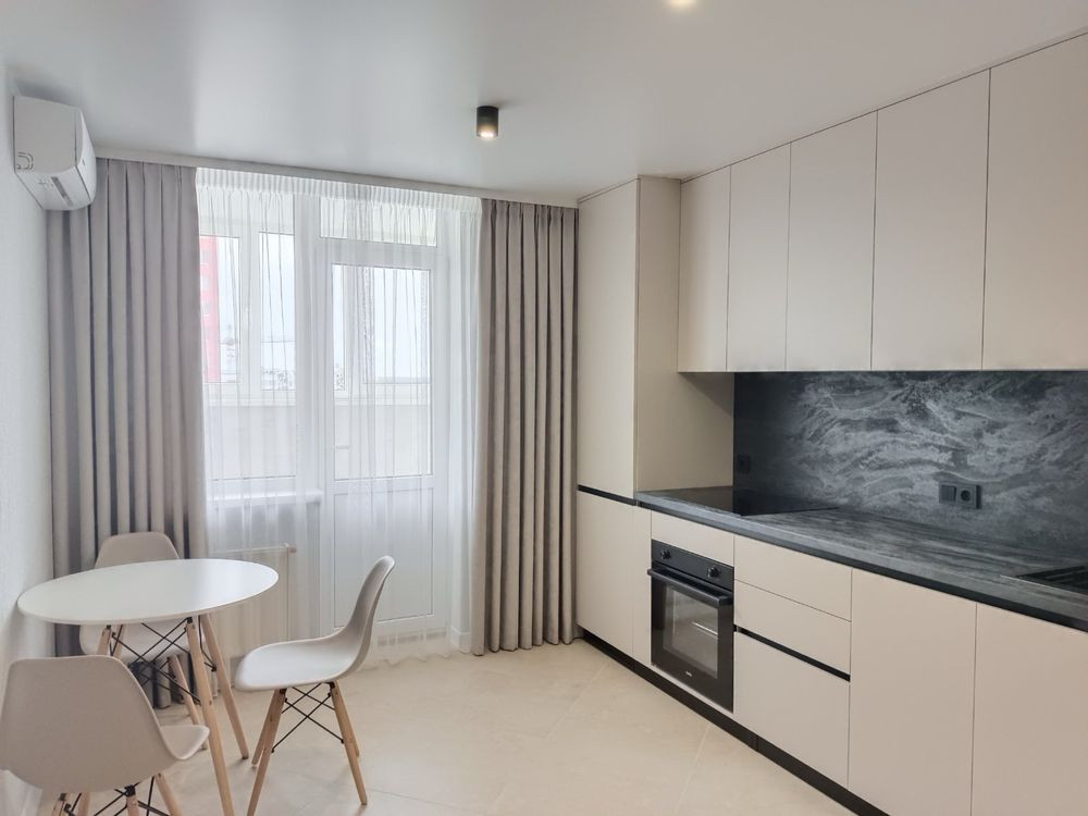 Продаж 1 кімн. з Новим Дизайнерським ремонтом ЖК Атлан на Киівській Бровары - изображение 1