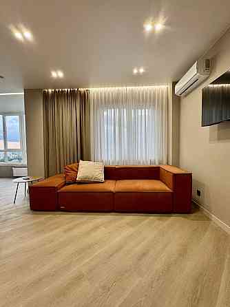 Дизайнерська студія з панорамним видом на Дніпро! Ремонт 2025 року Черкассы