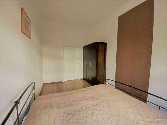 Затишна світла студія на Дарвіна 8. Київ