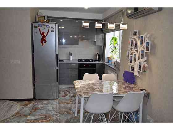 Однокімнатна, євроремонт, метро, вул. Малишка Андрея, д.17 Київ