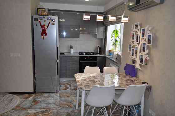 Однокімнатна, євроремонт, метро, вул. Малишка Андрея, д.17 Київ