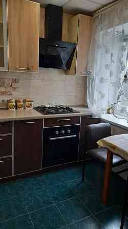 Сдам 2- ком. кв. с раздельными комнатами и  ремонтом в р-не ТЦ "ВАРУС" Запоріжжя