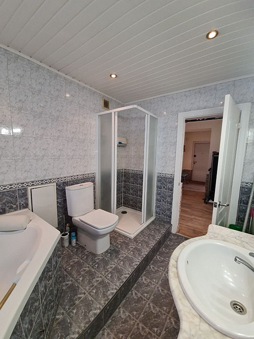 Роздільні кімнати,
Печенізька 16,
Ст. метро Лукянівська
Печеніз Київ - зображення 2