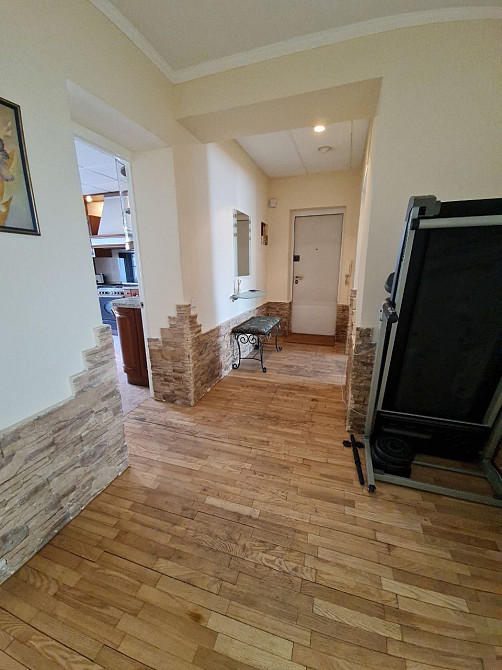 Роздільні кімнати,
Печенізька 16,
Ст. метро Лукянівська
Печеніз Київ - зображення 4