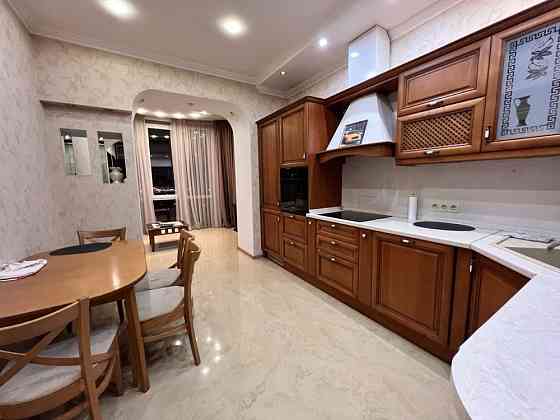 Продається стильна  2-х кімнатна кв. По вул. . Оболонська набережна Київ