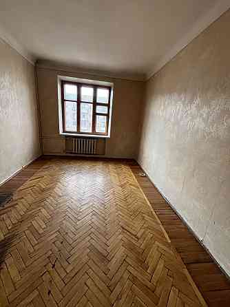 З кімнатна квартира в самому центрі Чернигов