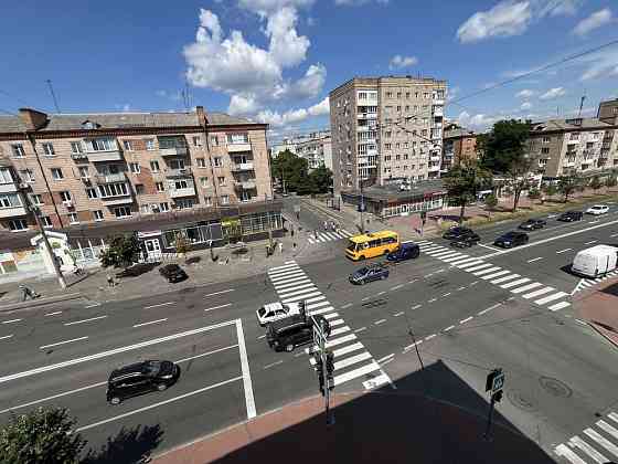 З кімнатна квартира в самому центрі Чернигов