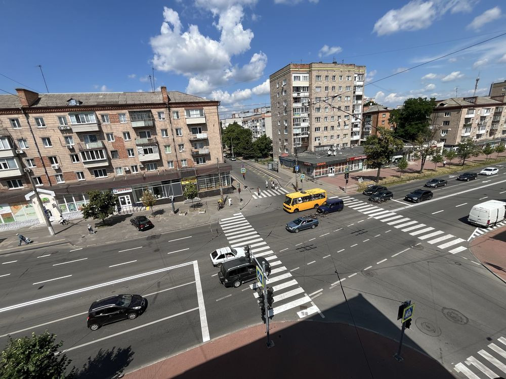 З кімнатна квартира в самому центрі Чернигов - изображение 2