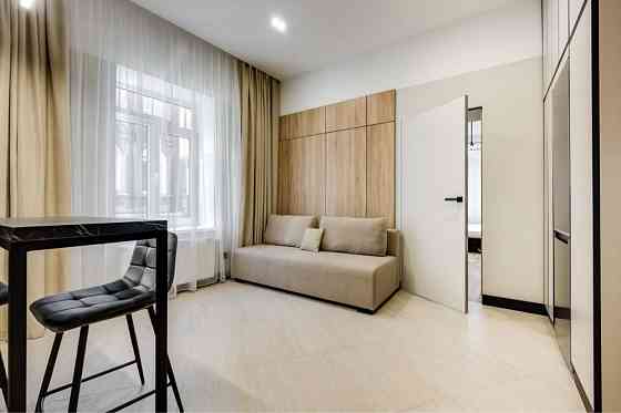 Продаж квартири з дизайнерським ремонтом по вул. І. Франка. Львов