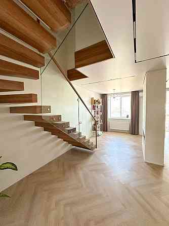 Продаю 2-рівневу квартиру 138 м² у ЖК Лазурний Харьков