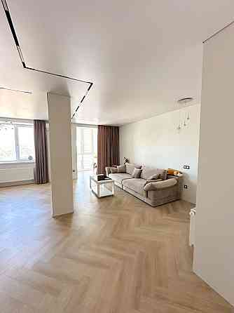 Продаю 2-рівневу квартиру 138 м² у ЖК Лазурний Харьков