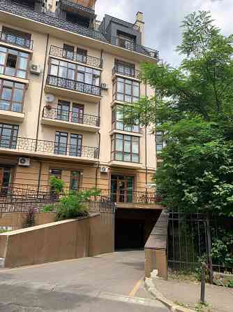 Кольберга Чупринки Новобуд Р-н Політех103 кВ.мВид на сад Львів