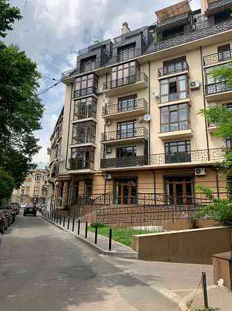 Кольберга Чупринки Новобуд Р-н Політех103 кВ.мВид на сад Львів