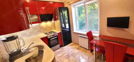 Продаж елітної 2-х к.кв. вул. Маліновського, буд. 42, ДРУГИЙ ПОВЕРХ. Запоріжжя