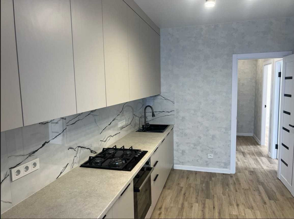 Простора та світла квартира в центрі! Хмельницкий - изображение 1