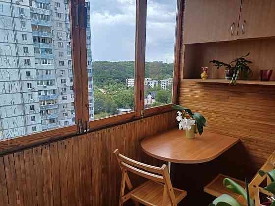 2 ком Феодосийская 8 Киев