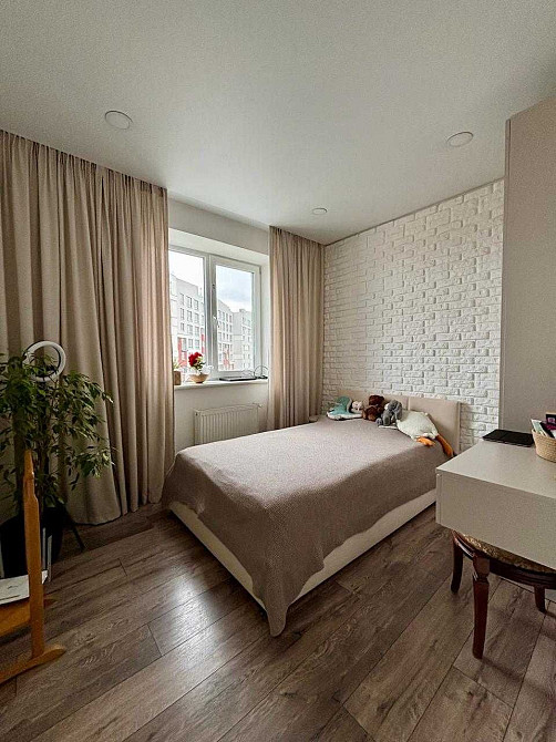 ЧУДОВА Трикімнатна квартира у ЖК Біля Набережної з ремонтом і меблями Ирпень - изображение 3