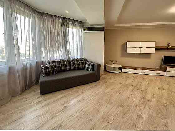 1ком, метро Чернігівська, Дніпровський р-н. вул. Краківська 15/17 Киев