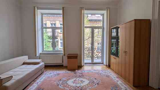 Оренда прострої двокімнатної квартири на вул. Коцюбинського 5 Львів