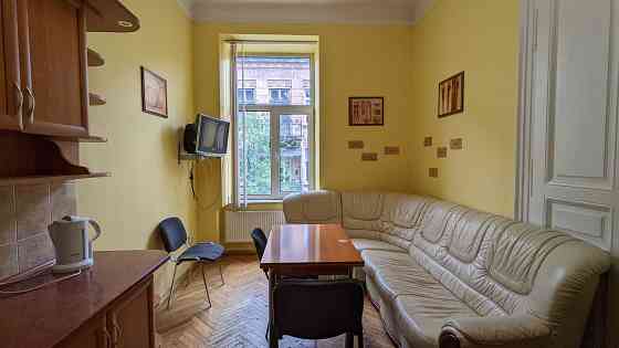 Оренда прострої двокімнатної квартири на вул. Коцюбинського 5 Львів