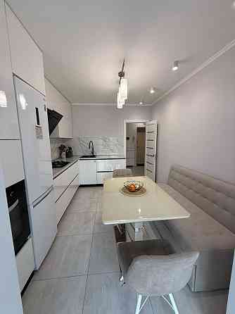 Продається 1 кімнатна Крихівці