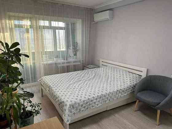 Здається затишна 1к квартира на вул. Василя Іваниса, 5 Киев