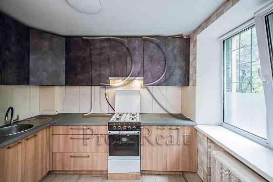 Продаж 2 кімн. квартири за адресою Святошинська 33, Вишневе Вишневое