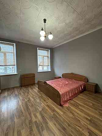 Продаж 2к квартири в центрі старий фонд Чернівці