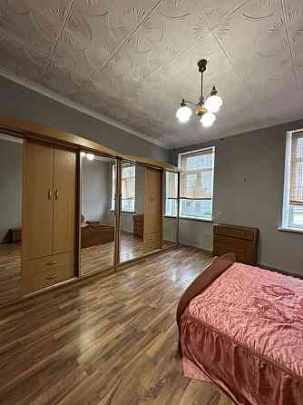 Продаж 2к квартири в центрі старий фонд Чернівці