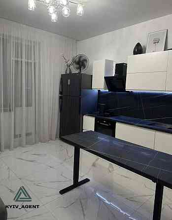 Студія + окрема спальня на вул Урлівська 16/37 ! Низький поверх ! Київ