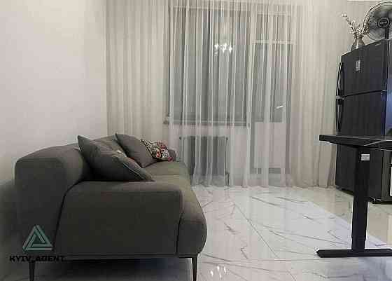 Студія + окрема спальня на вул Урлівська 16/37 ! Низький поверх ! Київ