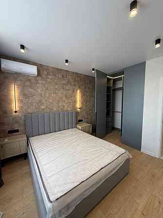 ЖК 2 Варшавський 2 кімнати + студія Олександра Олеся 9А є укриття Киев