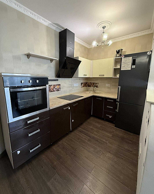 Низький поверх ! Студія + окрема спальня 53 м2 на вул Драгоманова 4а ! Київ - зображення 2