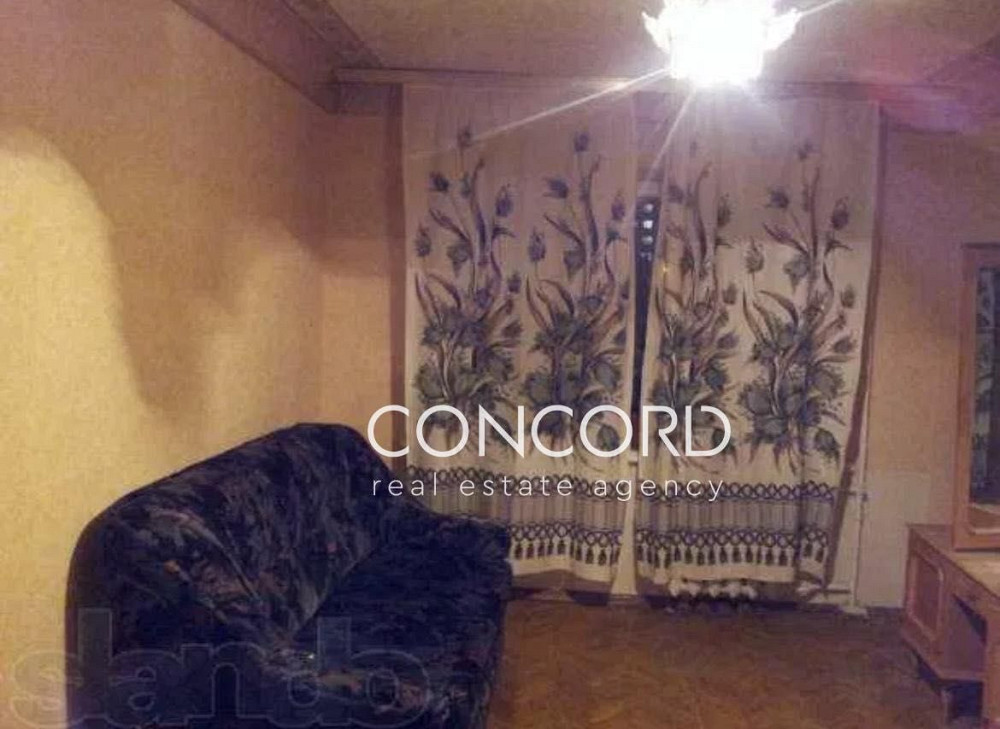 Метро Дарниця, Чернігівська. Продам 2к Юності вул., 4 Київ - зображення 1