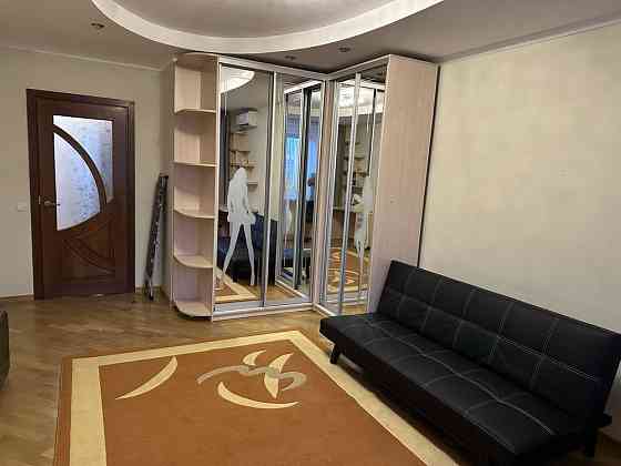 Власник, Позняки, Григоренка 28 Киев