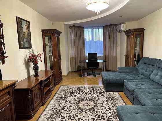 Власник, Позняки, Григоренка 28 Киев