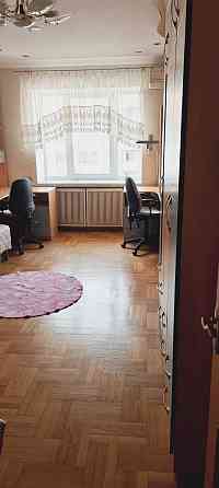 Простора двоповерхова трьохкімнатна квартира Ревуцького 5 Киев