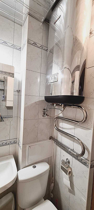 Простора двоповерхова трьохкімнатна квартира Ревуцького 5 Київ - зображення 2