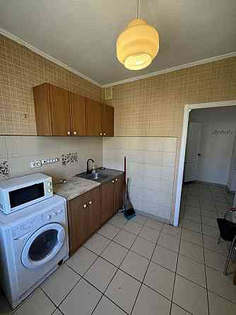 2к квартира 5хв пішки м.Позняки Киев